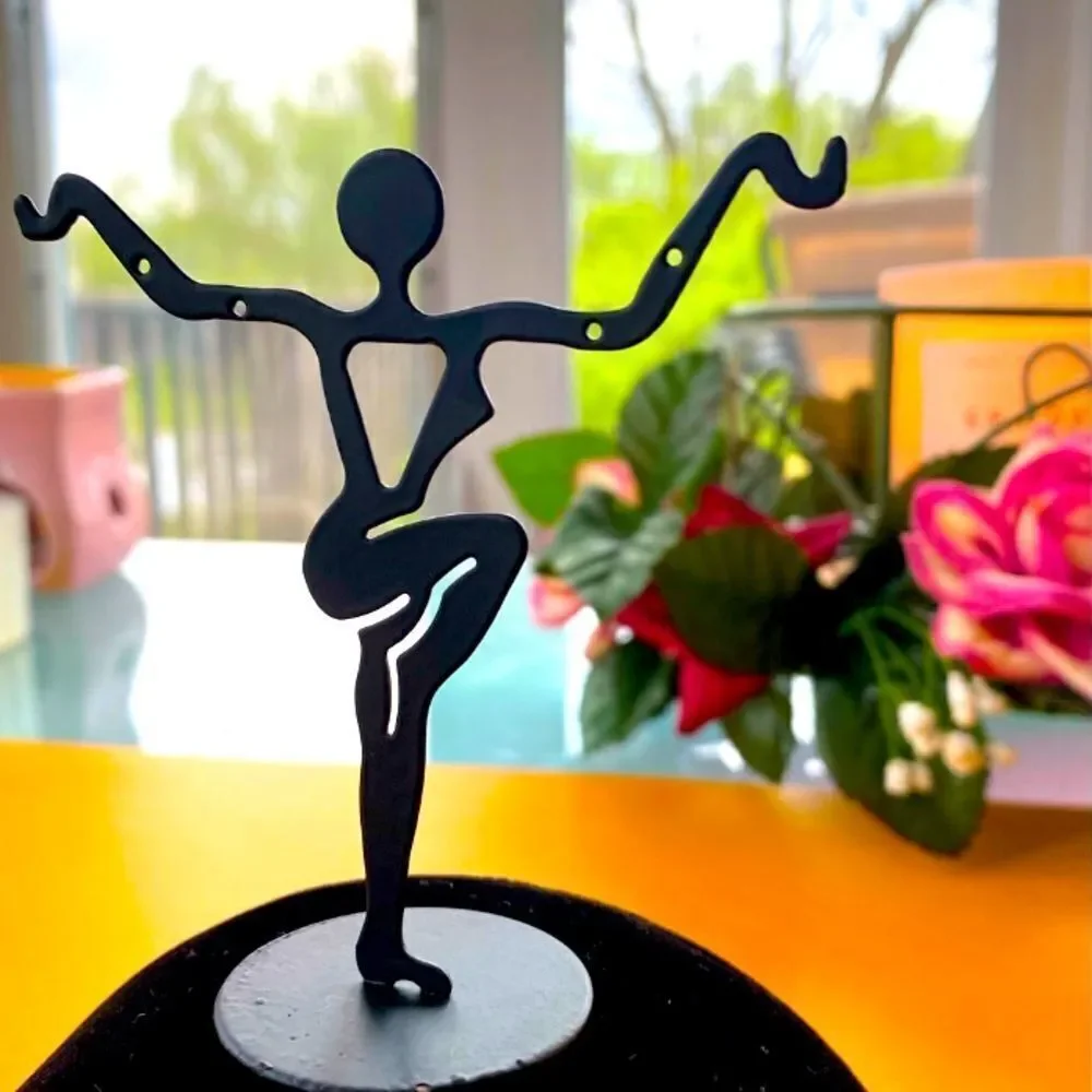 ✨A Pair Of Woman Dancing 💃🏻  Silhouette 👤 Earrings Display/Storage✨